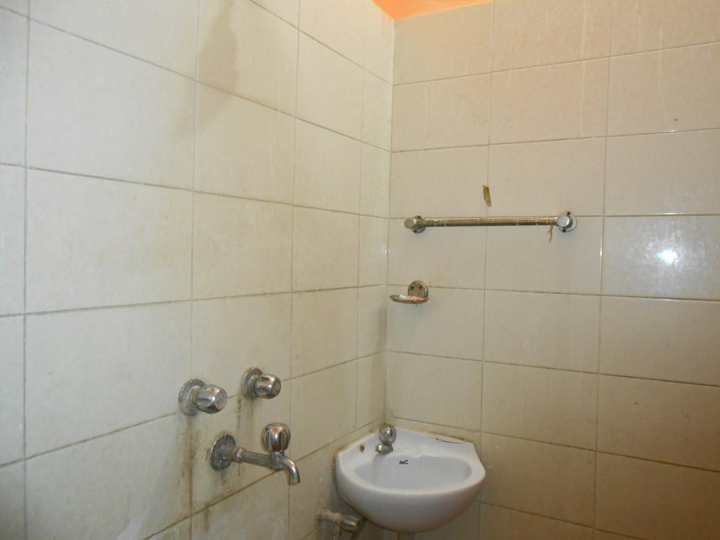 Maruti Guest House Varanasi Rum bild
